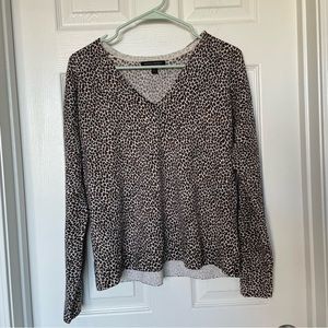 Banana Republic 100% Wool Leopard Print Long Sleeve Vneck Size Medium